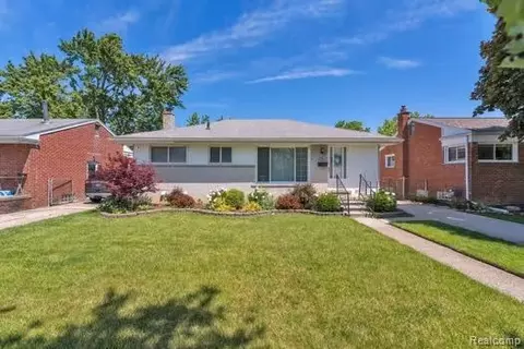 28430 Florence St, Garden City, MI 48135
