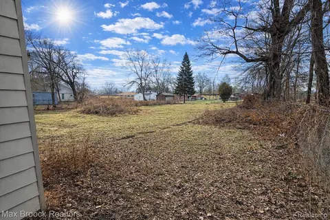 23340 Cunningham Ave, Warren, MI 48091 photo 4