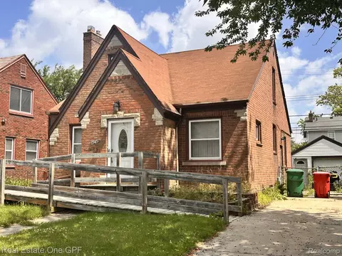 15497 Nehls Ave, Eastpointe, MI 48021