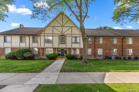 30220 Southfield Rd, Southfield, MI 48076
