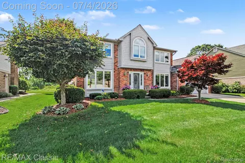 25723 Sullivan Ln, Novi, MI 48375