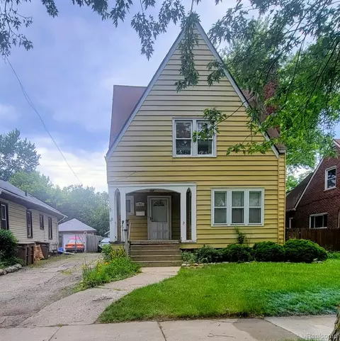51 Dakota St, Pontiac, MI 48341