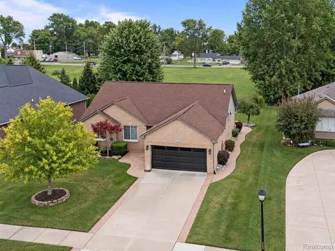 29213 Rachid Ln, Chesterfield, MI 48047