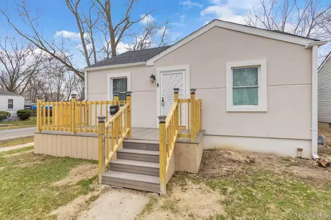 8401 Fielding St, Detroit, MI 48228