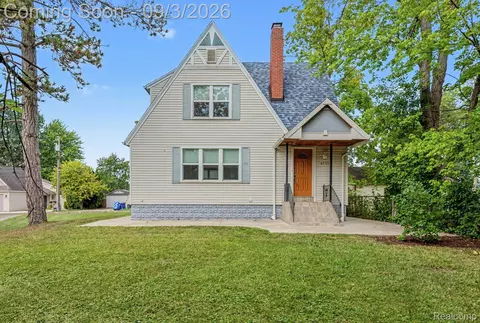 4735 Elizabeth Lake Rd, Waterford, MI 48327