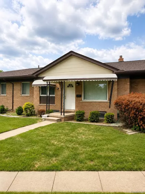 8401 18 Mile Rd #94, Sterling Heights, MI 48313