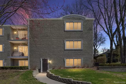 1113 N Old Woodward Ave #78, Birmingham, MI 48009