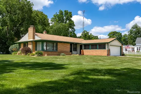 215 White St, Imlay City, MI 48444