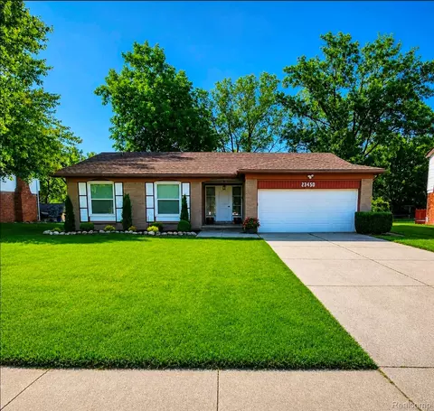 23450 Twining Dr, Southfield, MI 48075