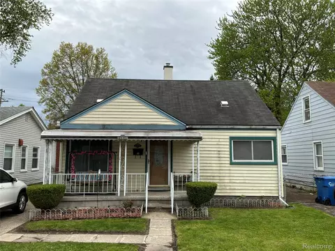 3896 Poplar Ave, Warren, MI 48091