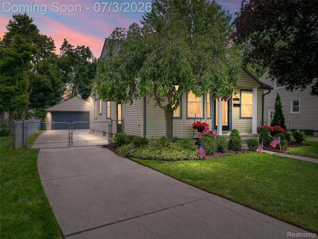 2798 Royal Ave, Berkley, MI 48072