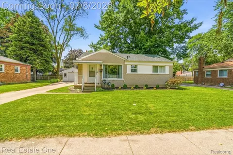 30741 Hathaway St, Livonia, MI 48150