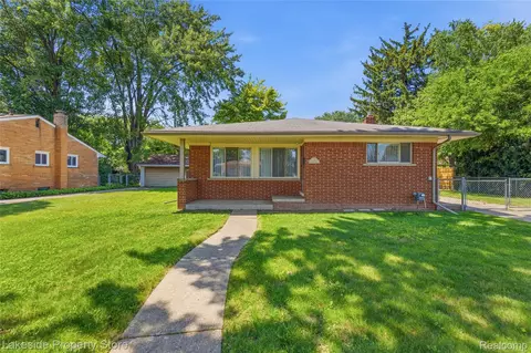 35313 Weideman St, Clinton Township, MI 48035