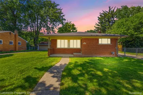 35313 Weideman St, Clinton Township, MI 48035