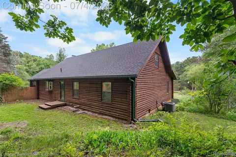 7335 Richardson Rd, Howell, MI 48843 photo 12