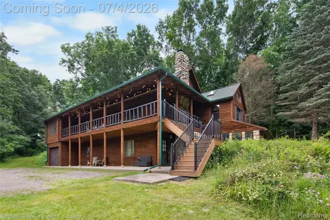7335 Richardson Rd, Howell, MI 48843 photo 4