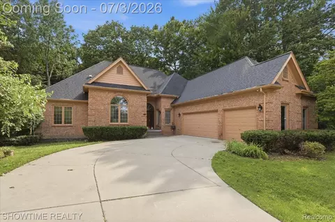 11656 Majestic Ct, Shelby Township, MI 48315