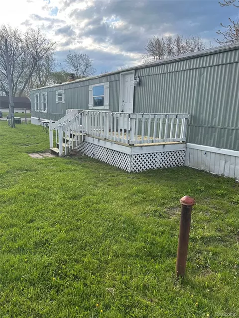 5412 Gracy Dr, Standish, MI 48658