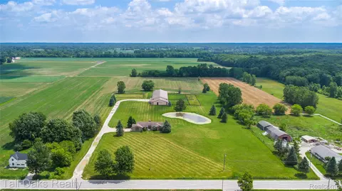 79330 Capac Rd, Armada, MI 48005