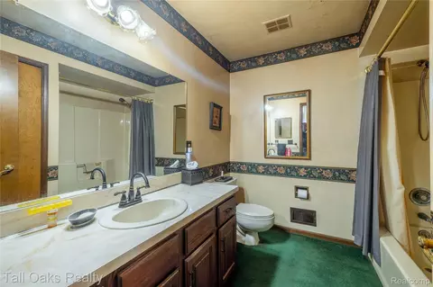 Bath - 79330 Capac Rd, Armada, MI 48005 photo 2 of 3