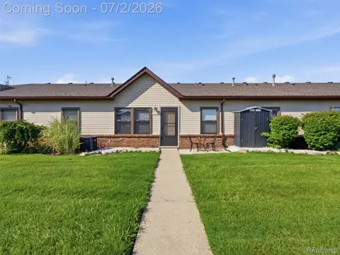 23648 Cottrell St, Clinton Township, MI 48035