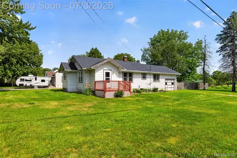4322 Baker Rd, Bridgeport, MI 48722