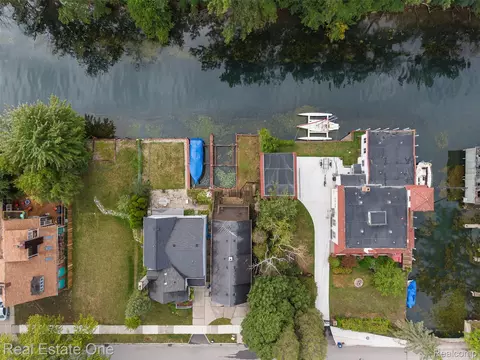 14356 Harbor Is, Detroit, MI 48215