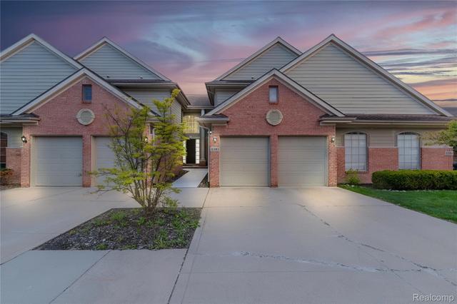 1030 Lorenzo Ct, Troy, MI 48085