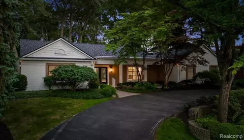 4154 Nearbrook Rd, Bloomfield Hills, MI 48302