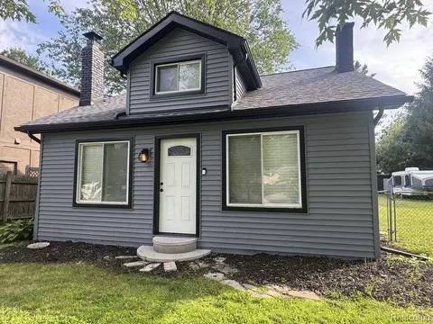 28150 Hiller St, Harrison, MI 48045