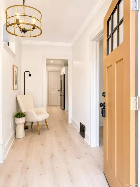 Entry Way - 214 E Hazelhurst St, Ferndale, MI 48220 photo 1 of 1