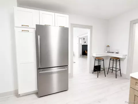 Kitchen - 214 E Hazelhurst St, Ferndale, MI 48220 photo 1 of 2