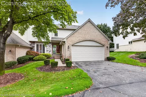 105 Hampton Ct, Northville, MI 48168