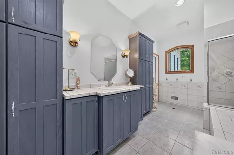 Bath - 1621 Preservation Ln, St. Clair, MI 48079 photo 7 of 7