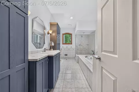 Bath - 1621 Preservation Ln, St. Clair, MI 48079 photo 3 of 7