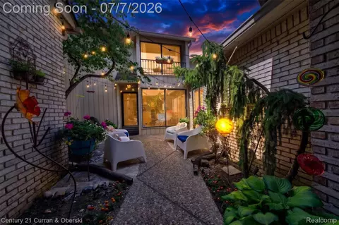 1148 Hillpointe Cir #74, Bloomfield Township, MI 48304