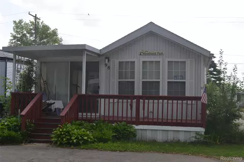 1140 S Ortonville Rd Unit 98 Rd, Brandon, MI 48462