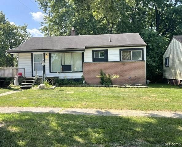 31415 Glen St, Westland, MI 48186