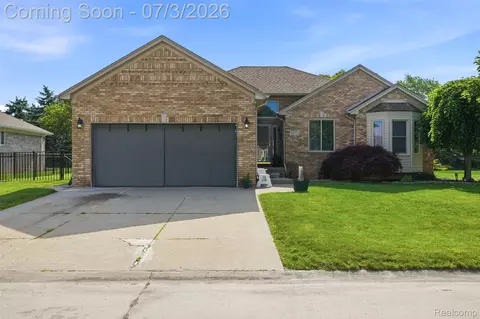 36372 Cecilia Dr, Sterling Heights, MI 48312
