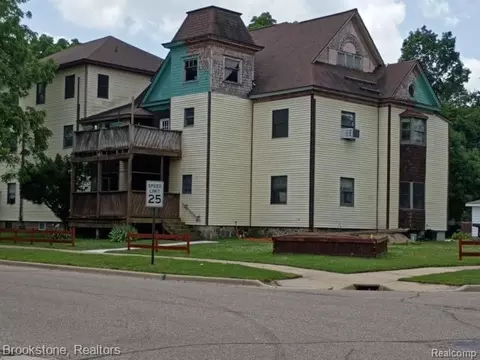 510 Pleasant St #4, Charlotte, MI 48813