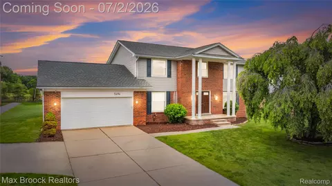 5494 Centerbrook Dr, West Bloomfield, MI 48322
