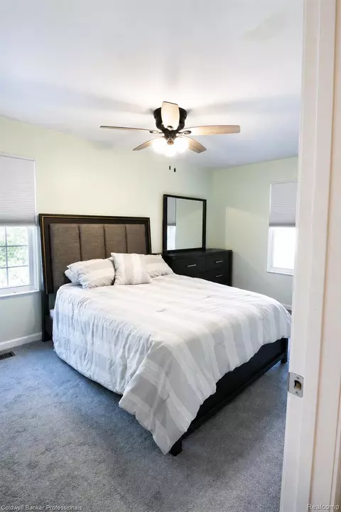 Bedroom - 3182 Beechtree Ct, Orion, MI 48360 photo 2 of 4