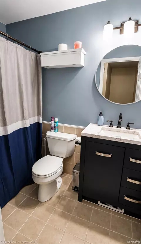 Bath - 3182 Beechtree Ct, Orion, MI 48360 photo 1 of 1