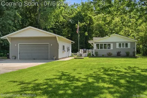 3850 State Rd, Fort Gratiot, MI 48059