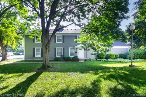 2650 Fenwick Ct, Ann Arbor, MI 48104