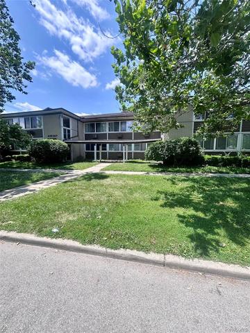 19131 Lahser Rd, Detroit, MI 48219