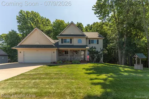 7965 Howard St, Whitmore Lake, MI 48189