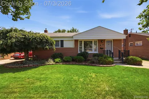 8516 Perrin Ave, Westland, MI 48185