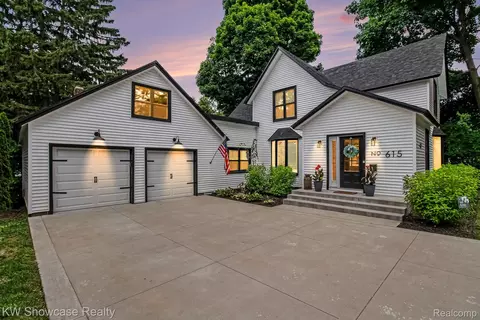 615 Hickory St, Milford, MI 48381