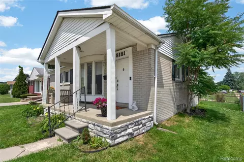 18181 Buckhannon St, Roseville, MI 48066